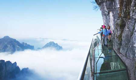 長(zhǎng)沙出發(fā)到張家界玻璃橋云天渡、森林公園、天門(mén)山玻璃棧道往返4天3晚游