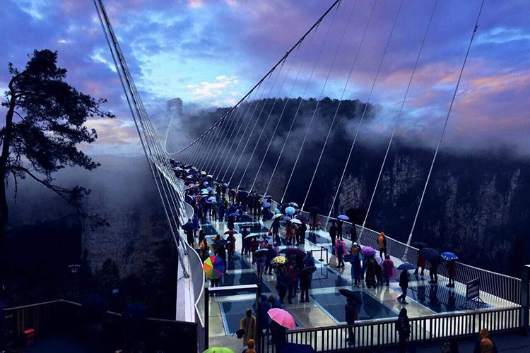 長(zhǎng)沙出發(fā)到張家界玻璃橋、天門(mén)山、玻璃棧道、鳳凰古城3日游