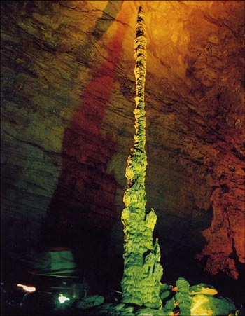 張家界國(guó)家森林公園、大峽谷、玻璃橋、鳳凰古城四日游