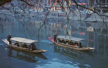 張家界森林公園、袁家界、天子山、大峽谷、玻璃橋、天門山、玻璃棧道、鳳凰古城三晚四日游