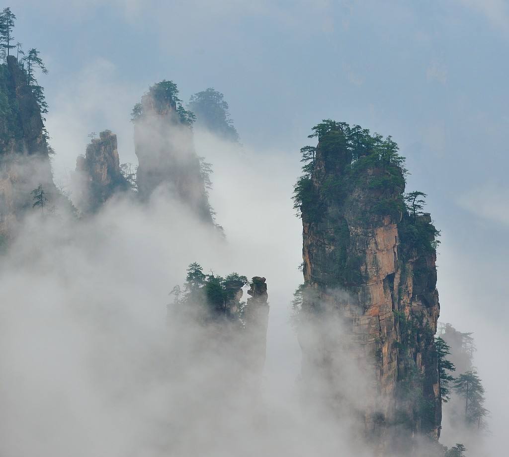仙境中的張家界天子山.jpg